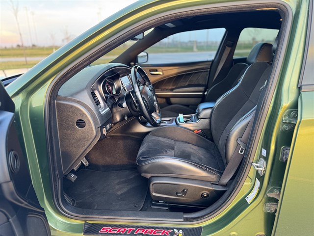 Dodge Charger photo 10