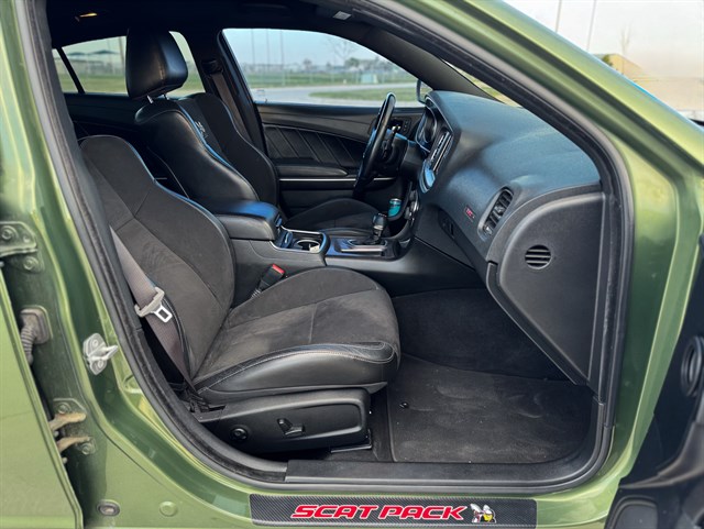 Dodge Charger photo 17