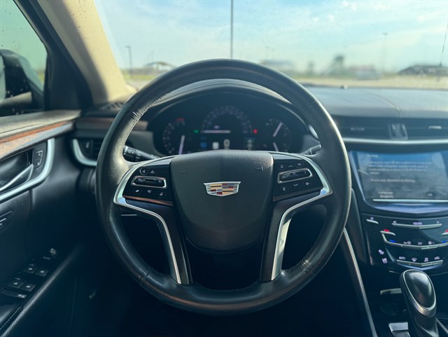 Cadillac XTS photo 6