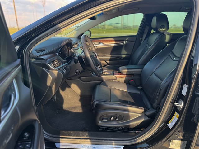 Cadillac XTS photo 9