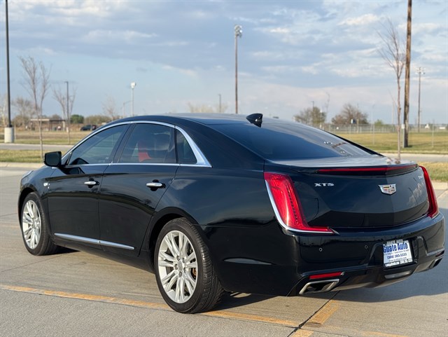Cadillac XTS photo 12