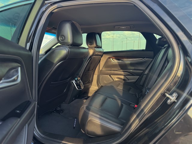 Cadillac XTS photo 10