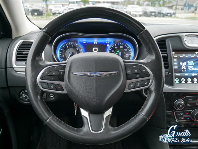 Chrysler 300 photo 8