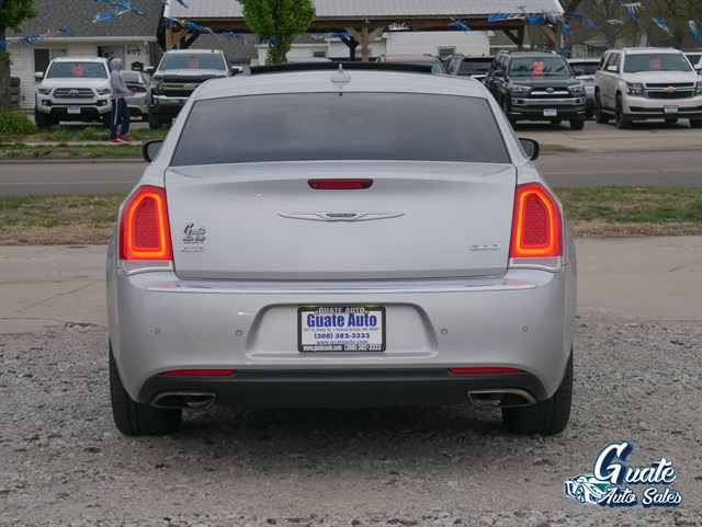 Chrysler 300 photo 13