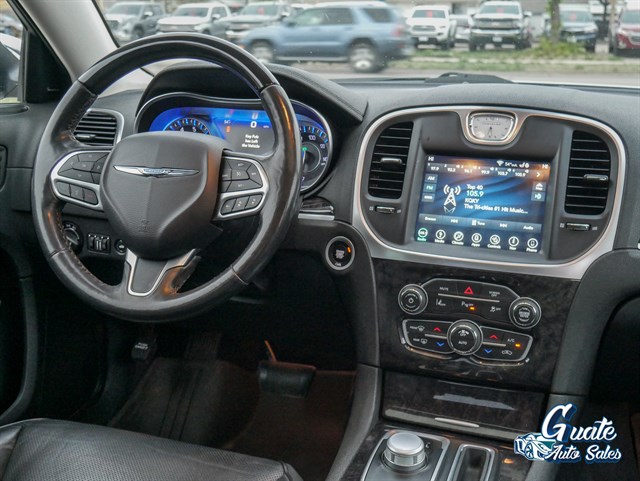 Chrysler 300 photo 10