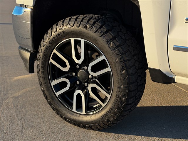 Chevrolet Silverado photo 21