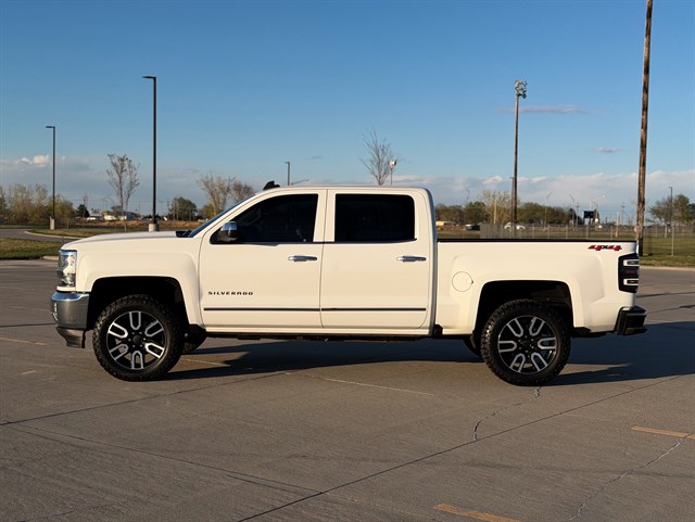 Chevrolet Silverado photo 4