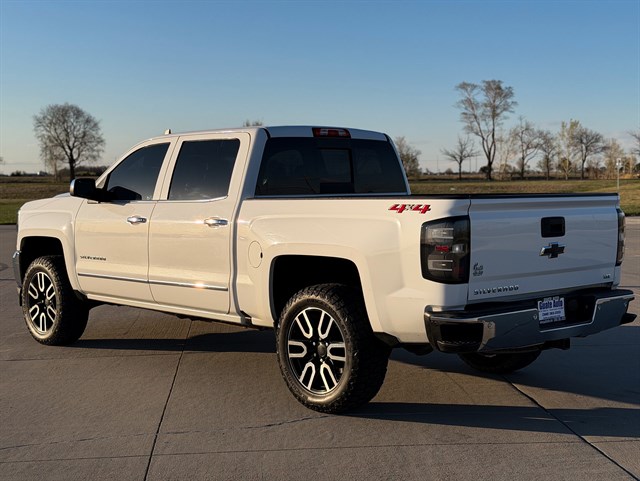 Chevrolet Silverado photo 5