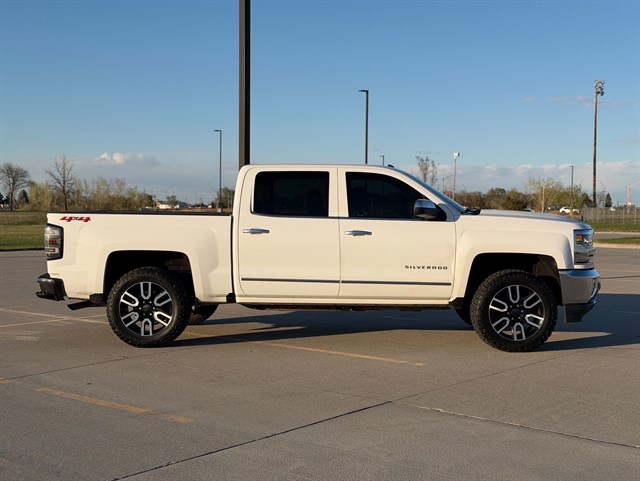Chevrolet Silverado photo 8