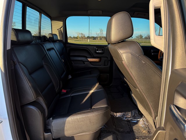 Chevrolet Silverado photo 17
