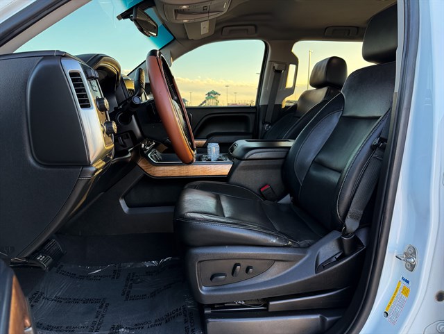 Chevrolet Silverado photo 14