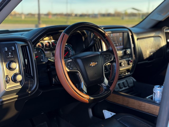 Chevrolet Silverado photo 9