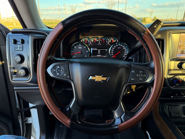 Chevrolet Silverado photo 10