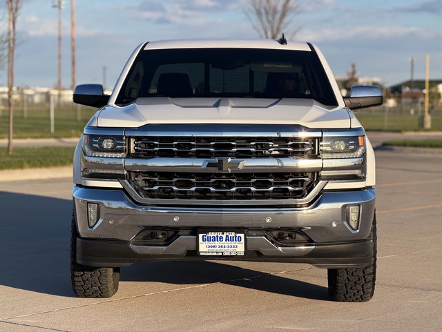 Chevrolet Silverado photo 2