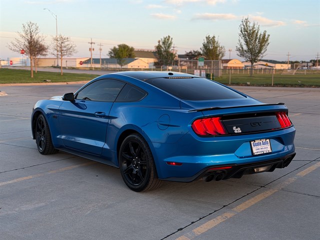 Ford Mustang photo 6