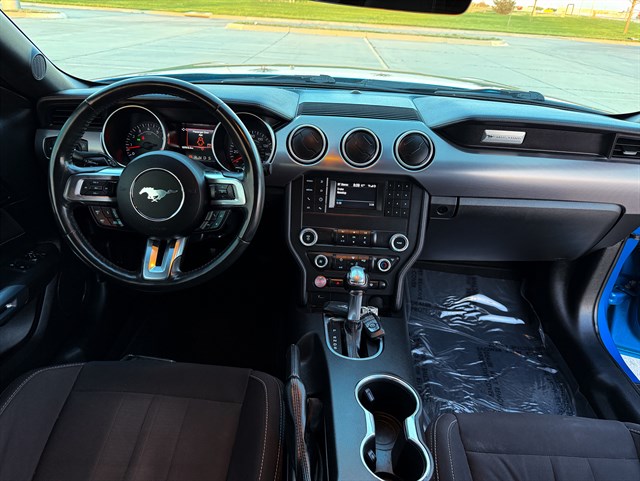 Ford Mustang photo 12