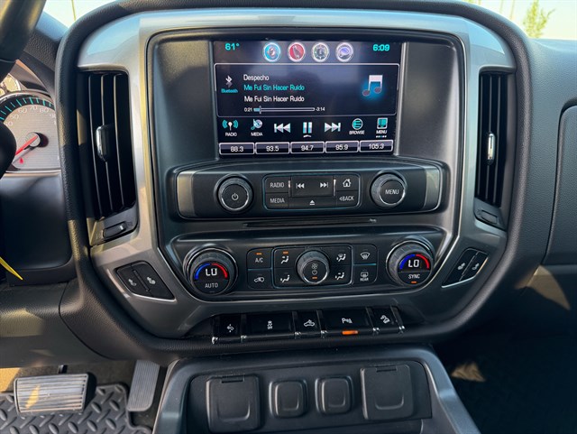 Chevrolet Silverado photo 8