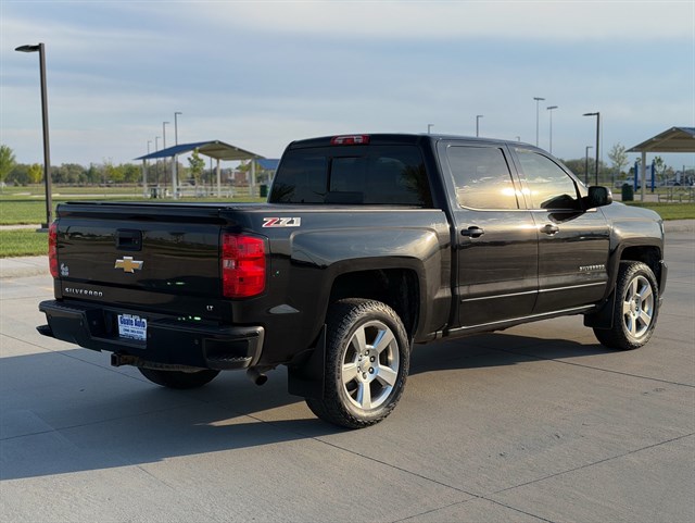 Chevrolet Silverado photo 16