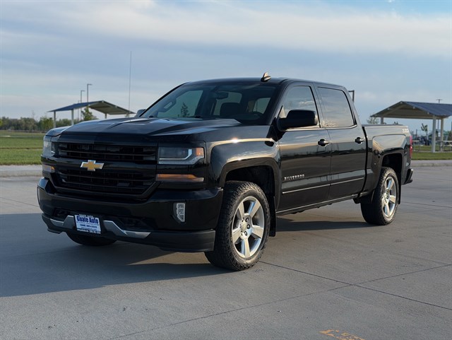 Chevrolet Silverado photo 3