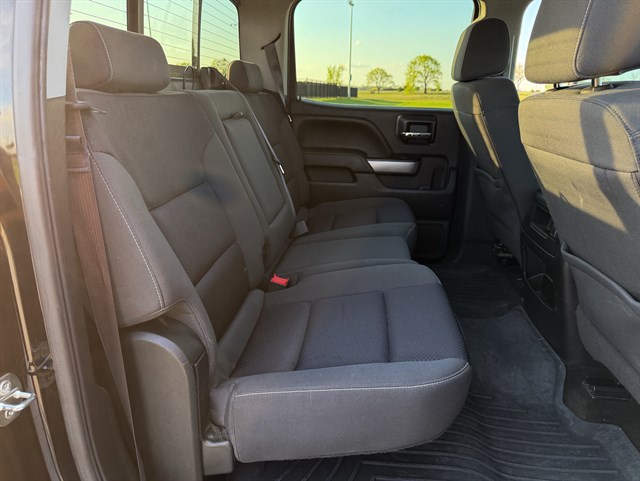 Chevrolet Silverado photo 17