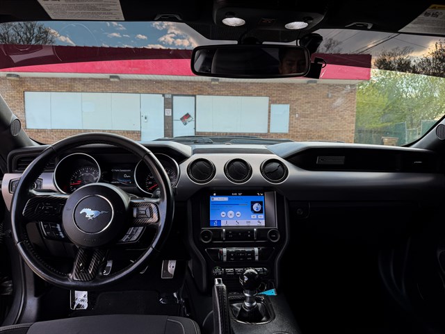 Ford Mustang photo 3