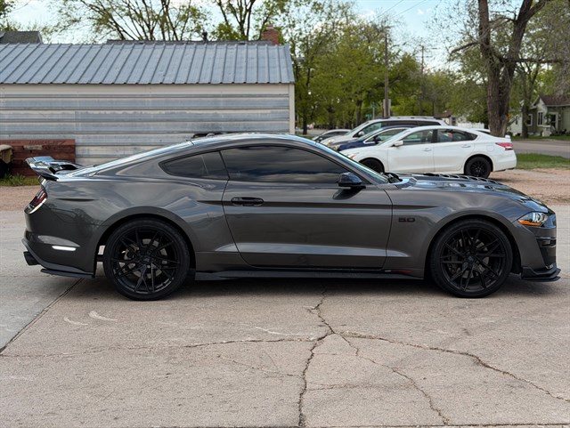 Ford Mustang photo 7