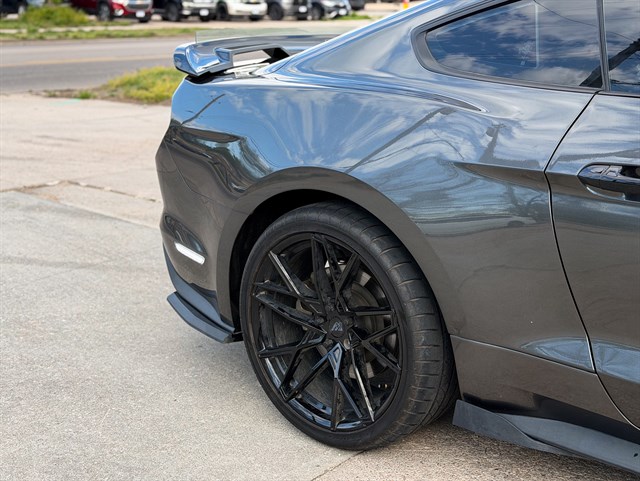 Ford Mustang photo 11