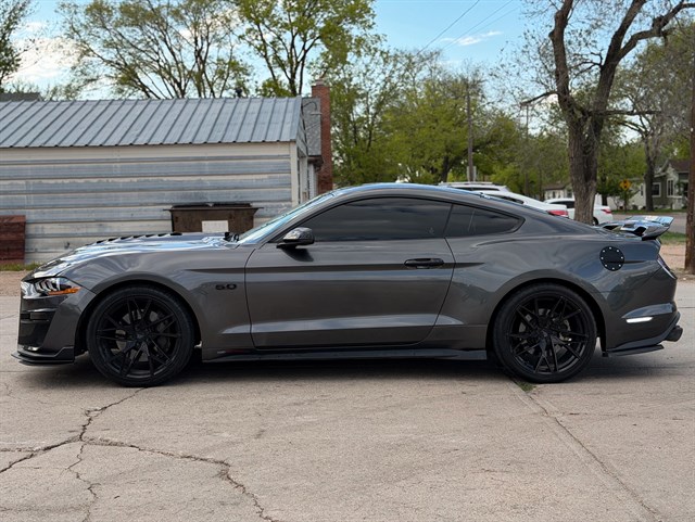 Ford Mustang photo 16