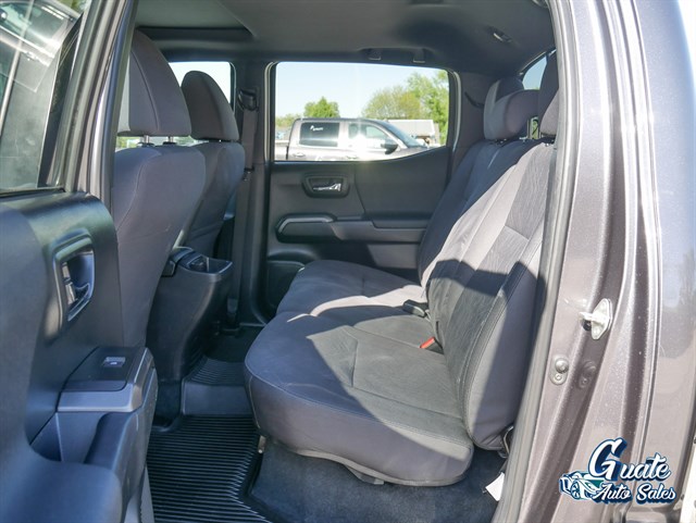 Toyota Tacoma photo 11