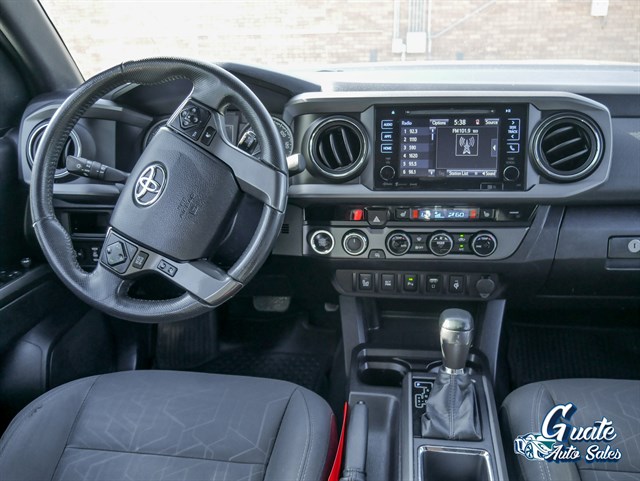 Toyota Tacoma photo 10