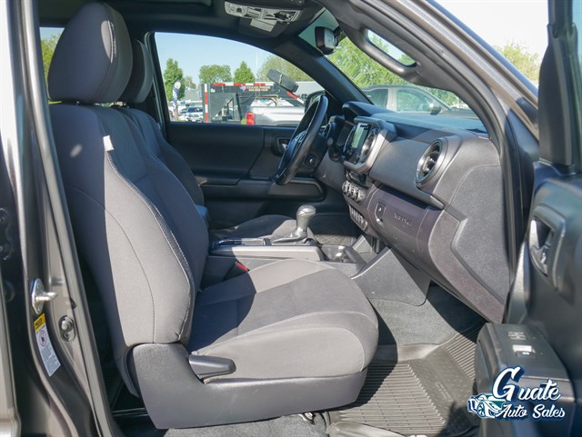 Toyota Tacoma photo 17