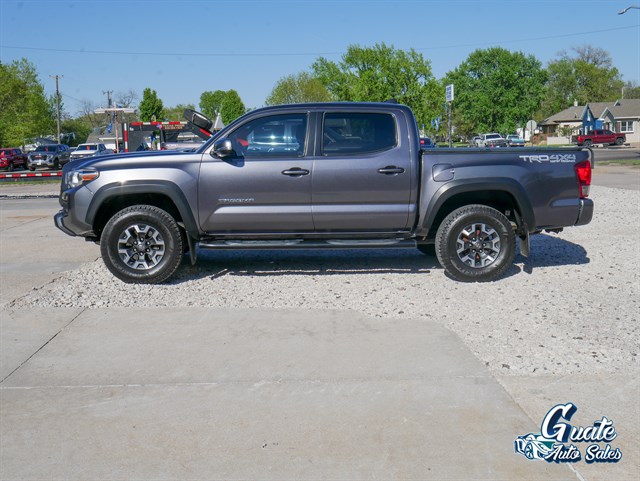 Toyota Tacoma photo 4