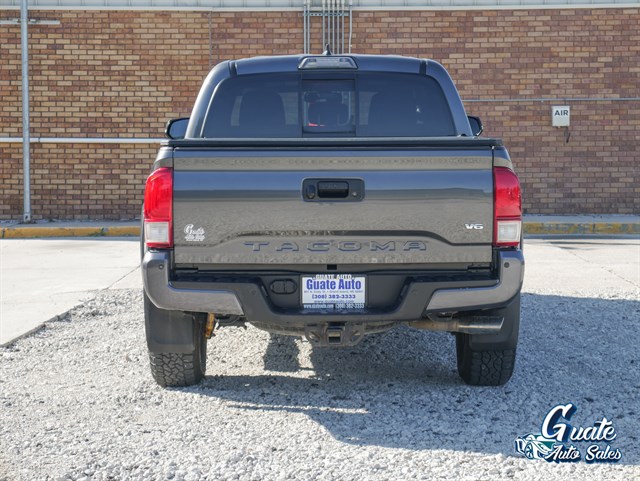 Toyota Tacoma photo 13