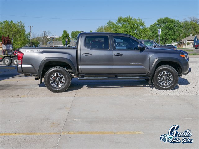 Toyota Tacoma photo 15