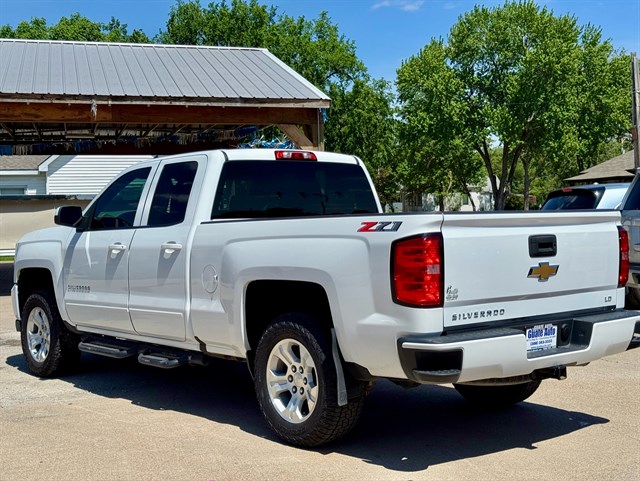 Chevrolet Silverado photo 15