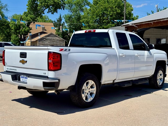 Chevrolet Silverado photo 17