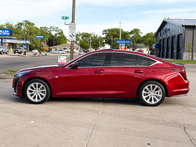 Cadillac CT5 photo 9