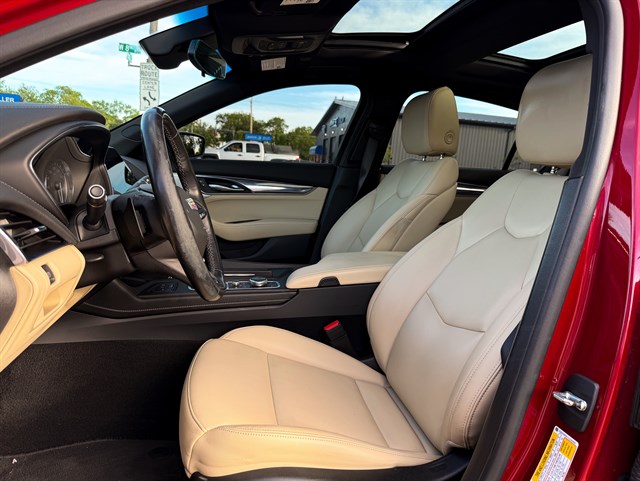 Cadillac CT5 photo 15