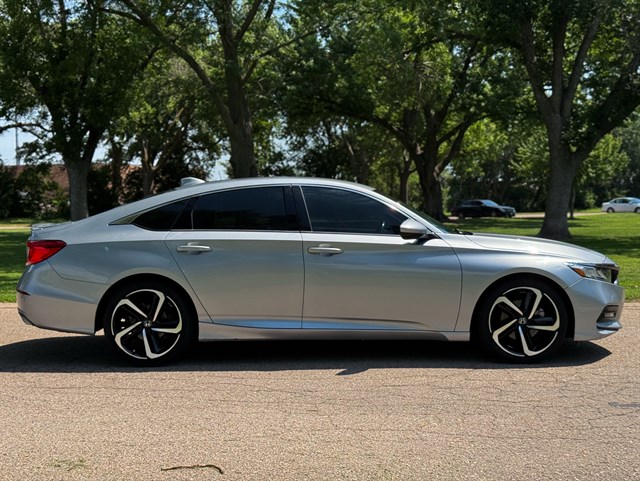Honda Accord photo 20