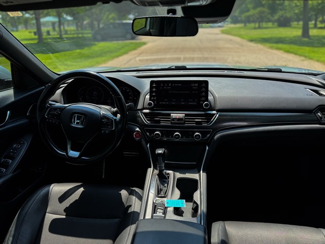 Honda Accord photo 5