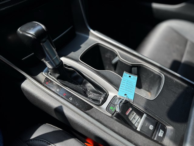 Honda Accord photo 10