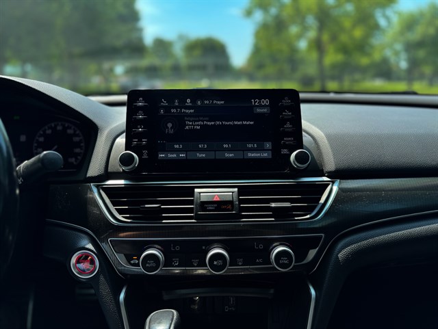 Honda Accord photo 9