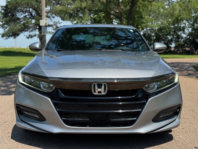 Honda Accord photo 2
