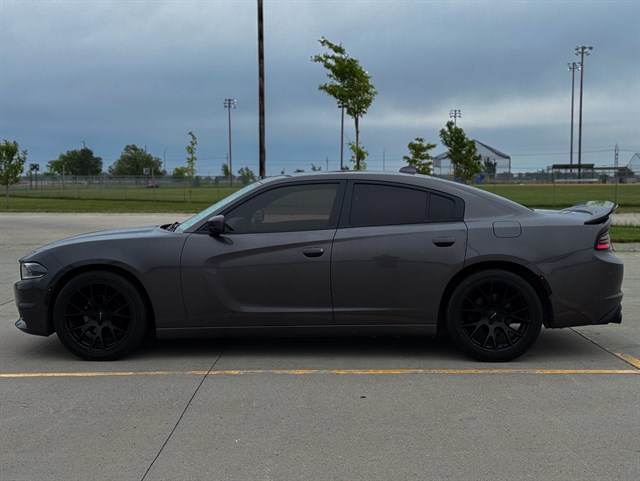 Dodge Charger photo 13