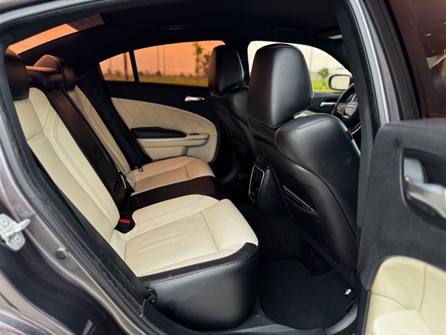 Dodge Charger photo 17