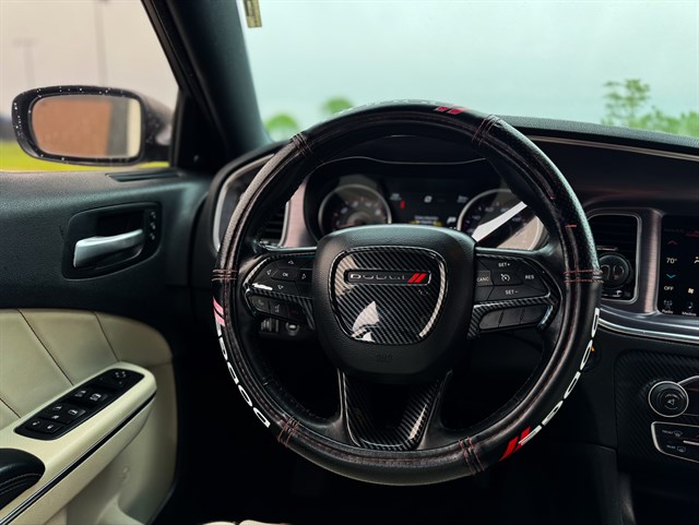 Dodge Charger photo 6