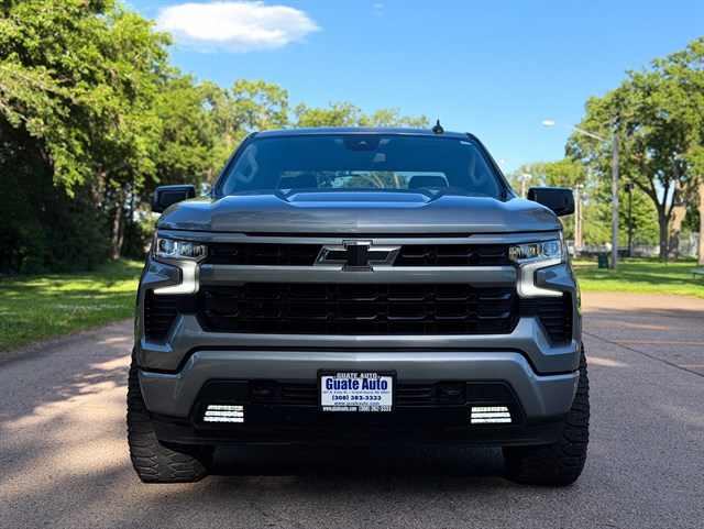 Chevrolet Silverado photo 2