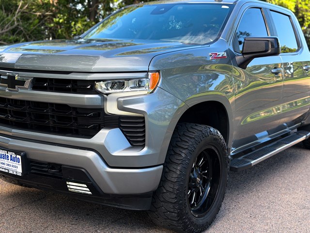 Chevrolet Silverado photo 3