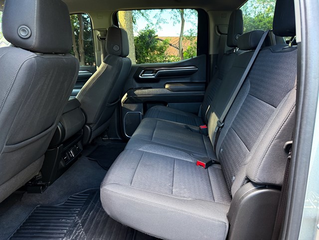 Chevrolet Silverado photo 13