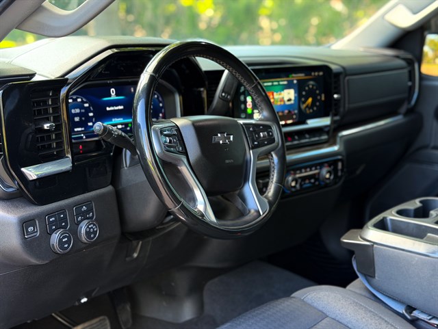 Chevrolet Silverado photo 5